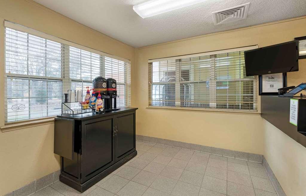 Extended Stay America Select Suites - Newport News - Oyster Point Interior photo