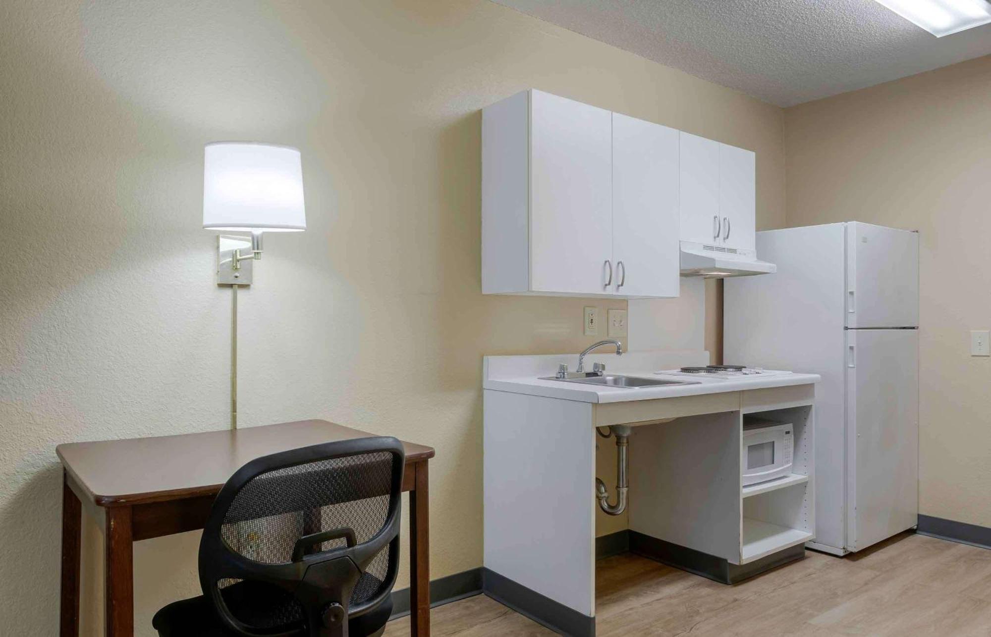 Extended Stay America Select Suites - Newport News - Oyster Point Exterior photo