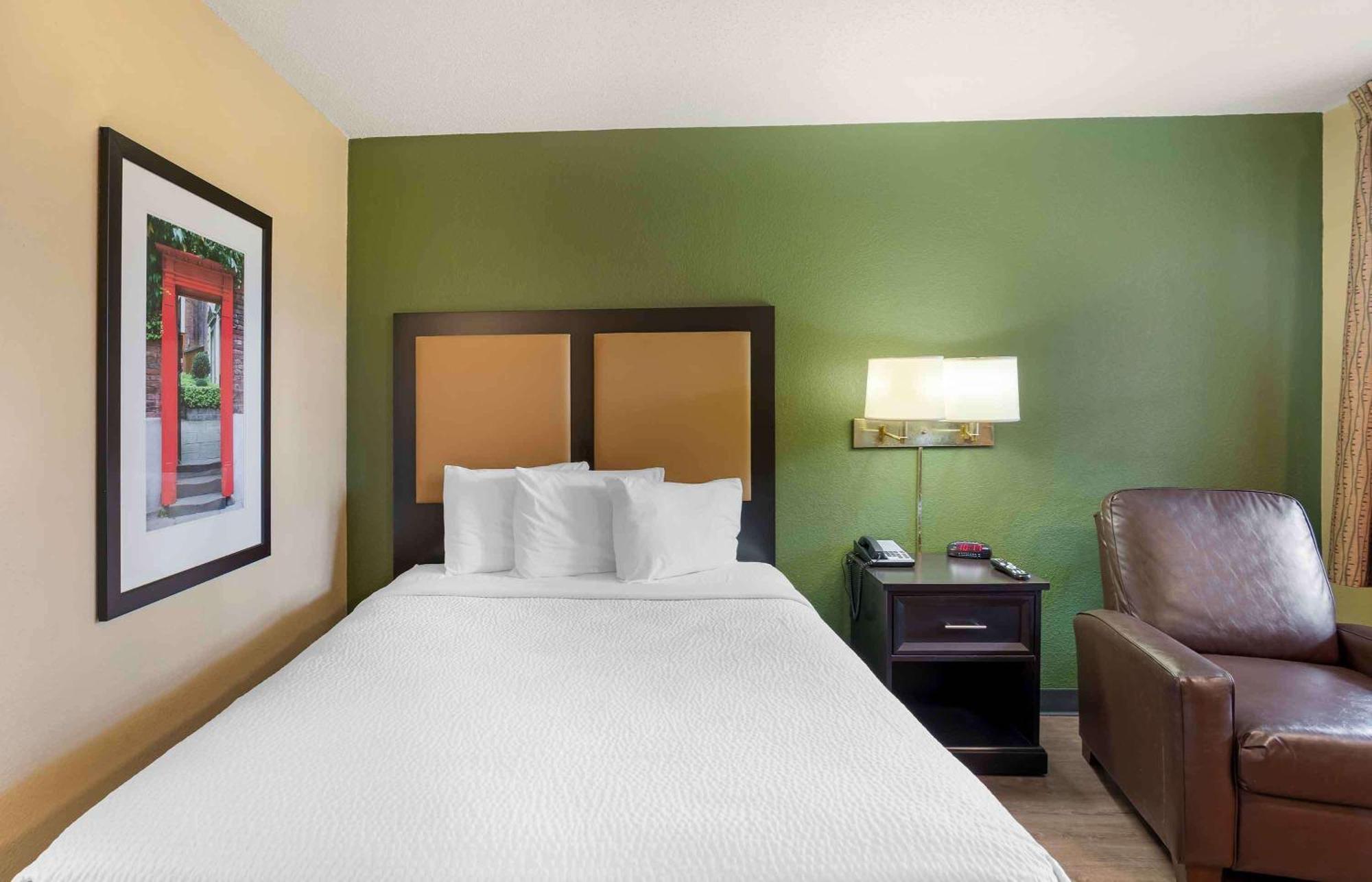 Extended Stay America Select Suites - Newport News - Oyster Point Exterior photo
